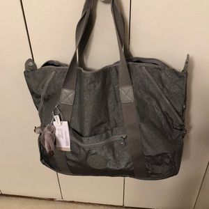 Travel tote
